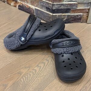 CROCS Kids' Black Fuzzy Lined Slippers